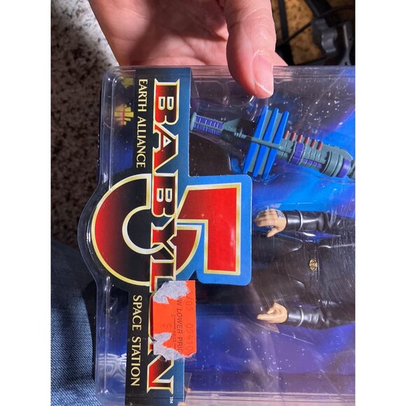 Babylon Caoptain John Sheridan with Babylon Space Station - Picture 4 of 11